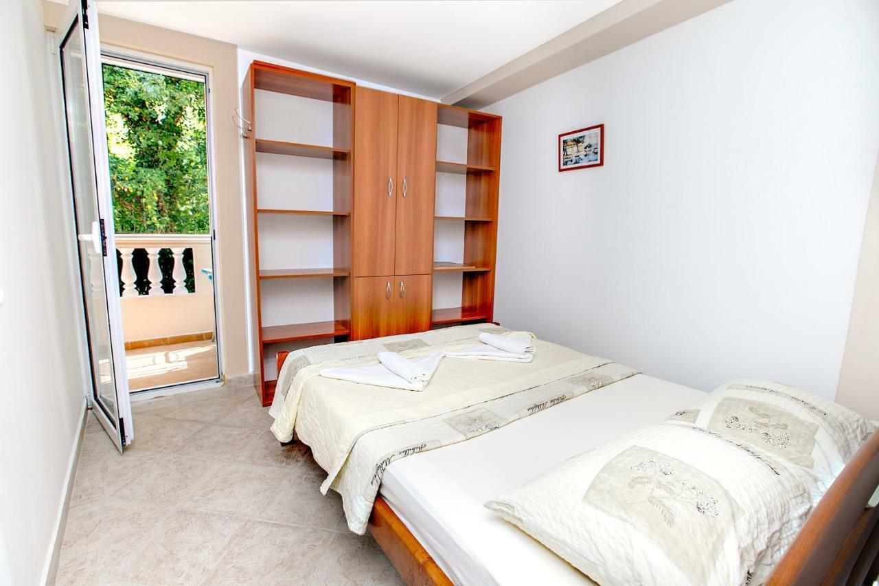 Apartments Villa Popovic Котор Екстериор снимка