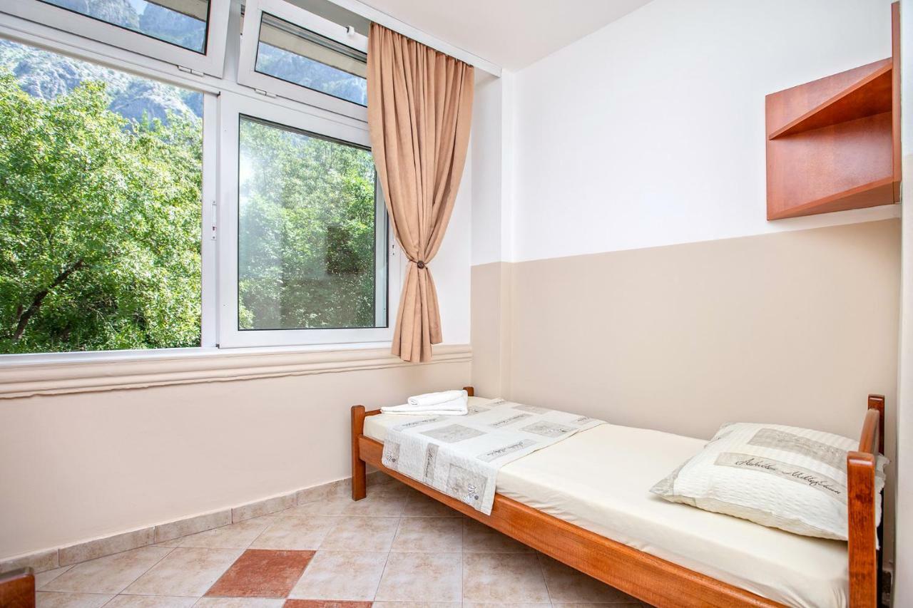 Apartments Villa Popovic Котор Екстериор снимка