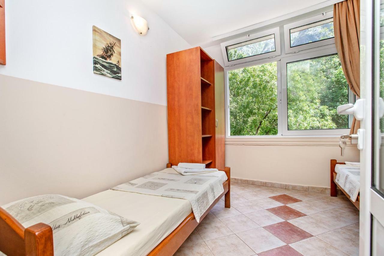 Apartments Villa Popovic Котор Екстериор снимка