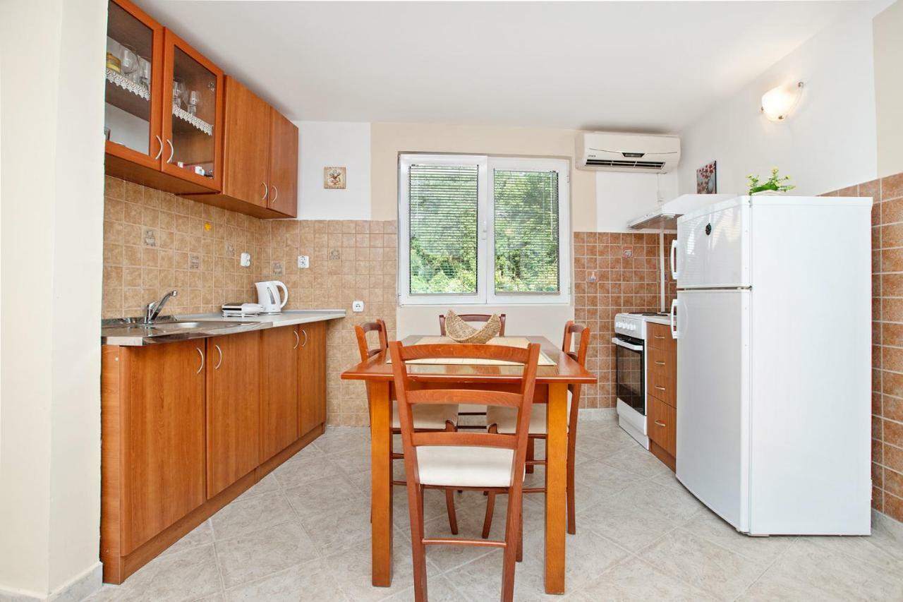 Apartments Villa Popovic Котор Екстериор снимка