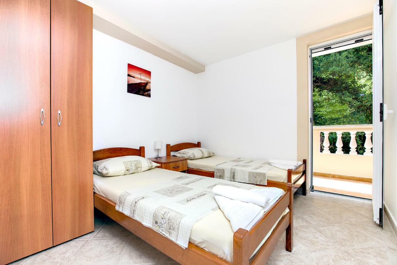 Apartments Villa Popovic Котор Екстериор снимка